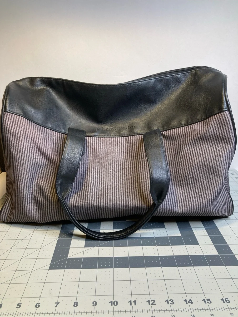 John Varvatos Gray & Black Weekender Gym Travel Duffle Bag Carry On 18”x9”